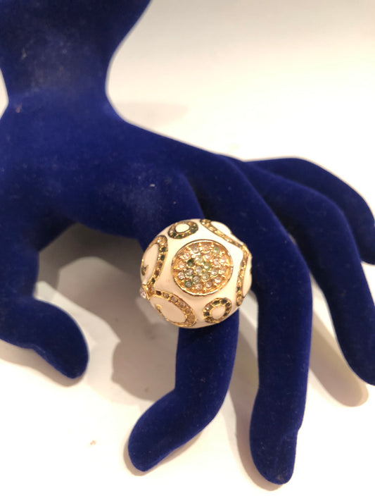 White & Gold Elaborate Ring
