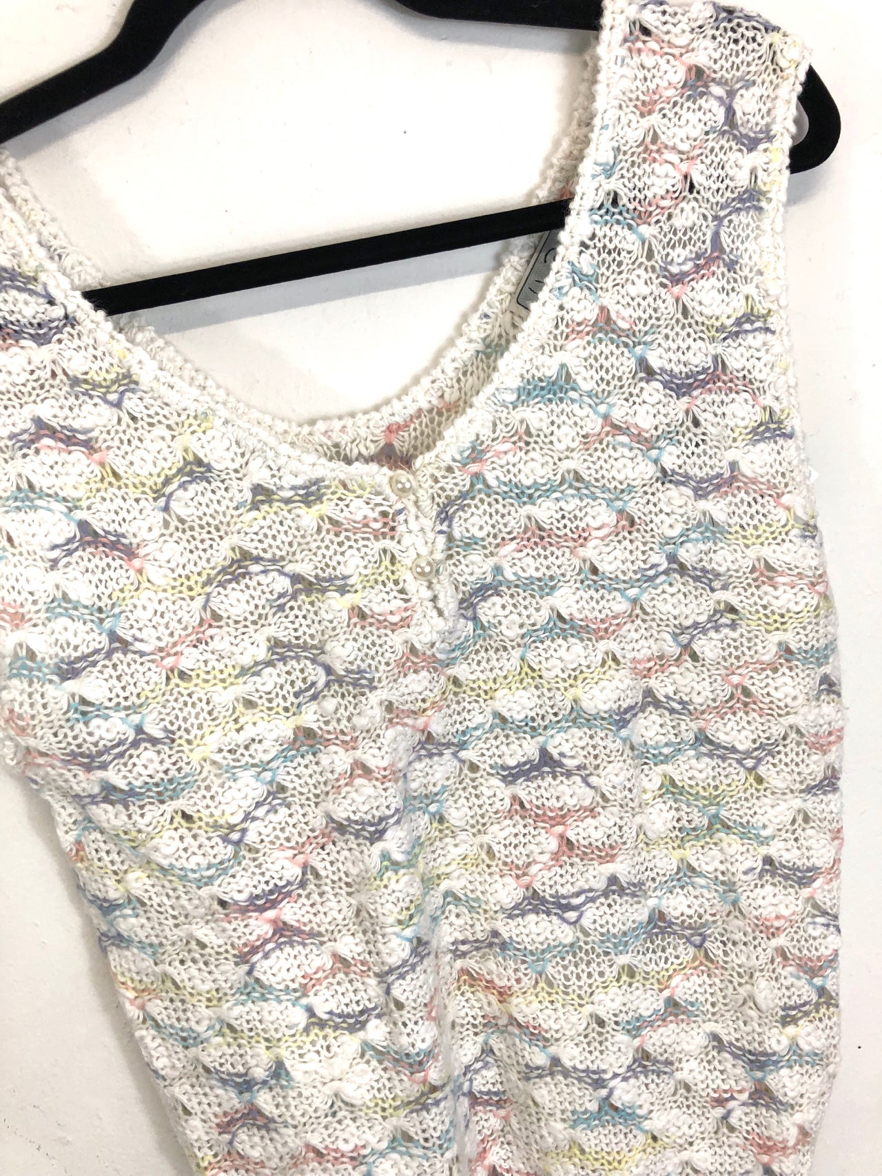 Wye Oaks Pastel Sleeveless Pearl Button Sweater (Deadstock)