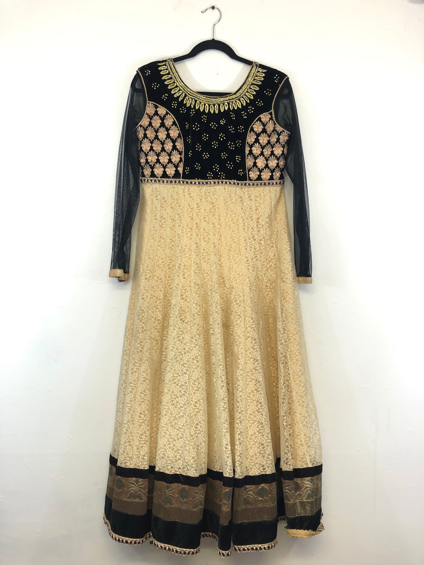 Velvet & Lace 70s Maxi Dress