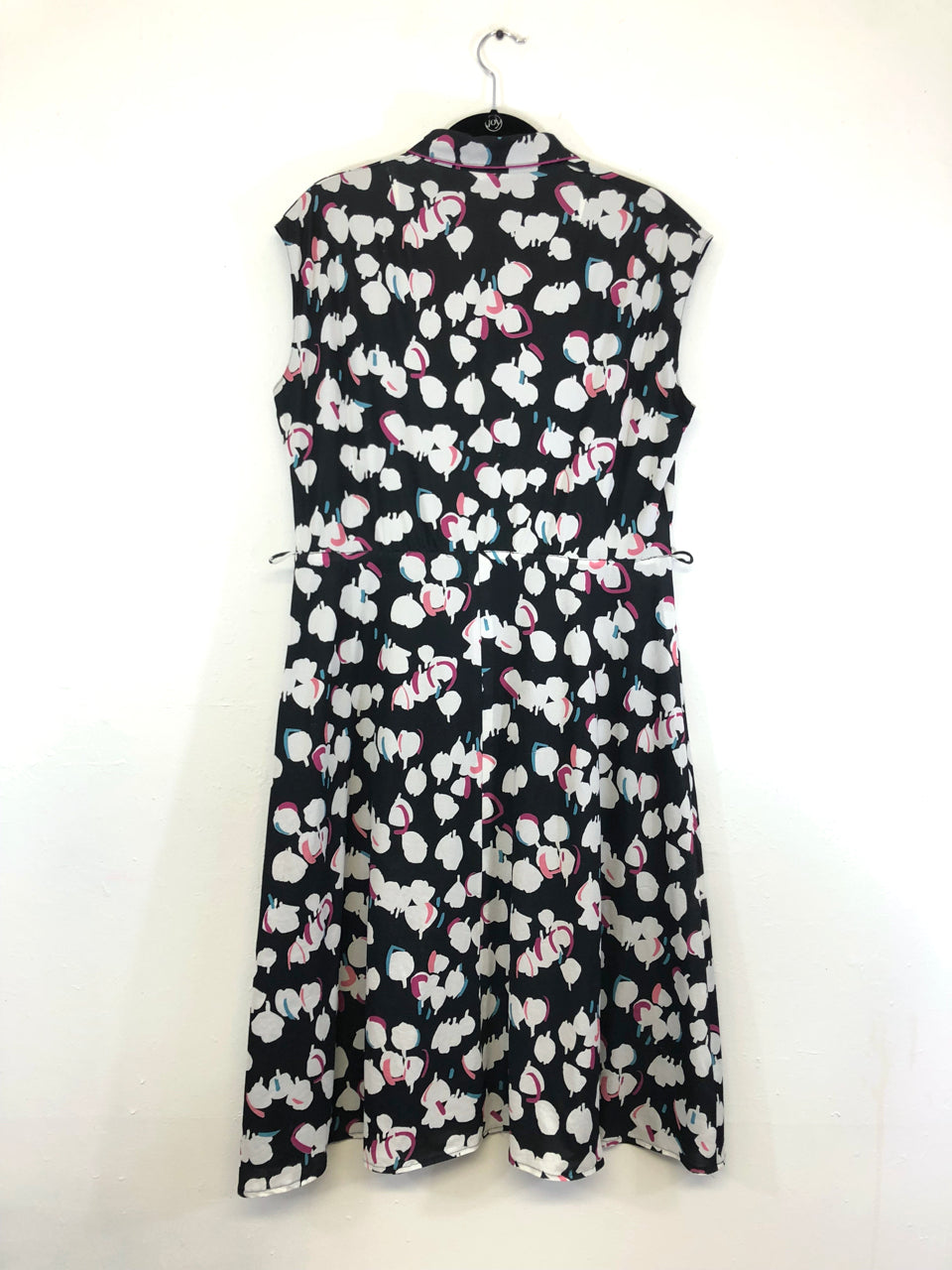 Sleeveless 80s Dress