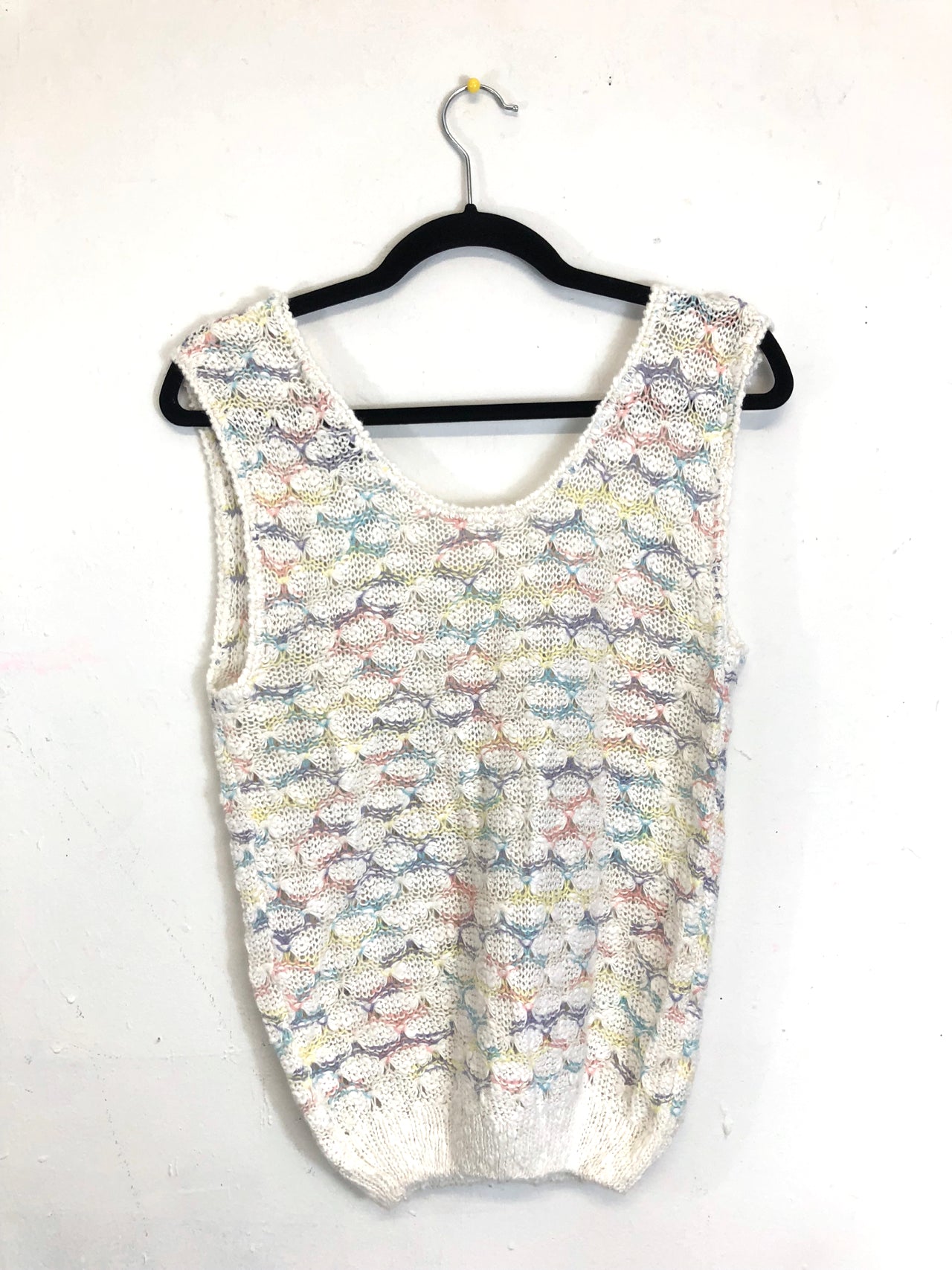 Wye Oaks Pastel Sleeveless Pearl Button Sweater (Deadstock)