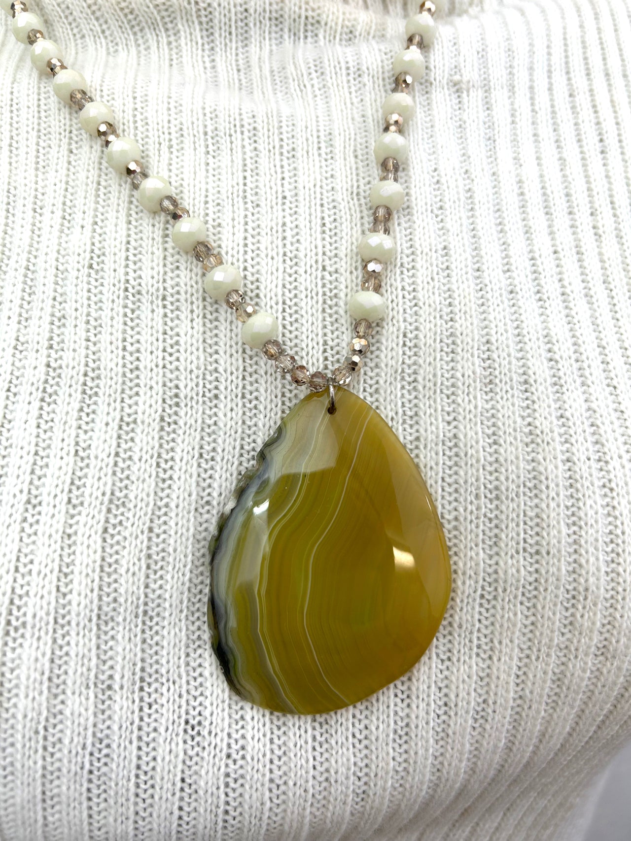 Agate Pendant Necklace