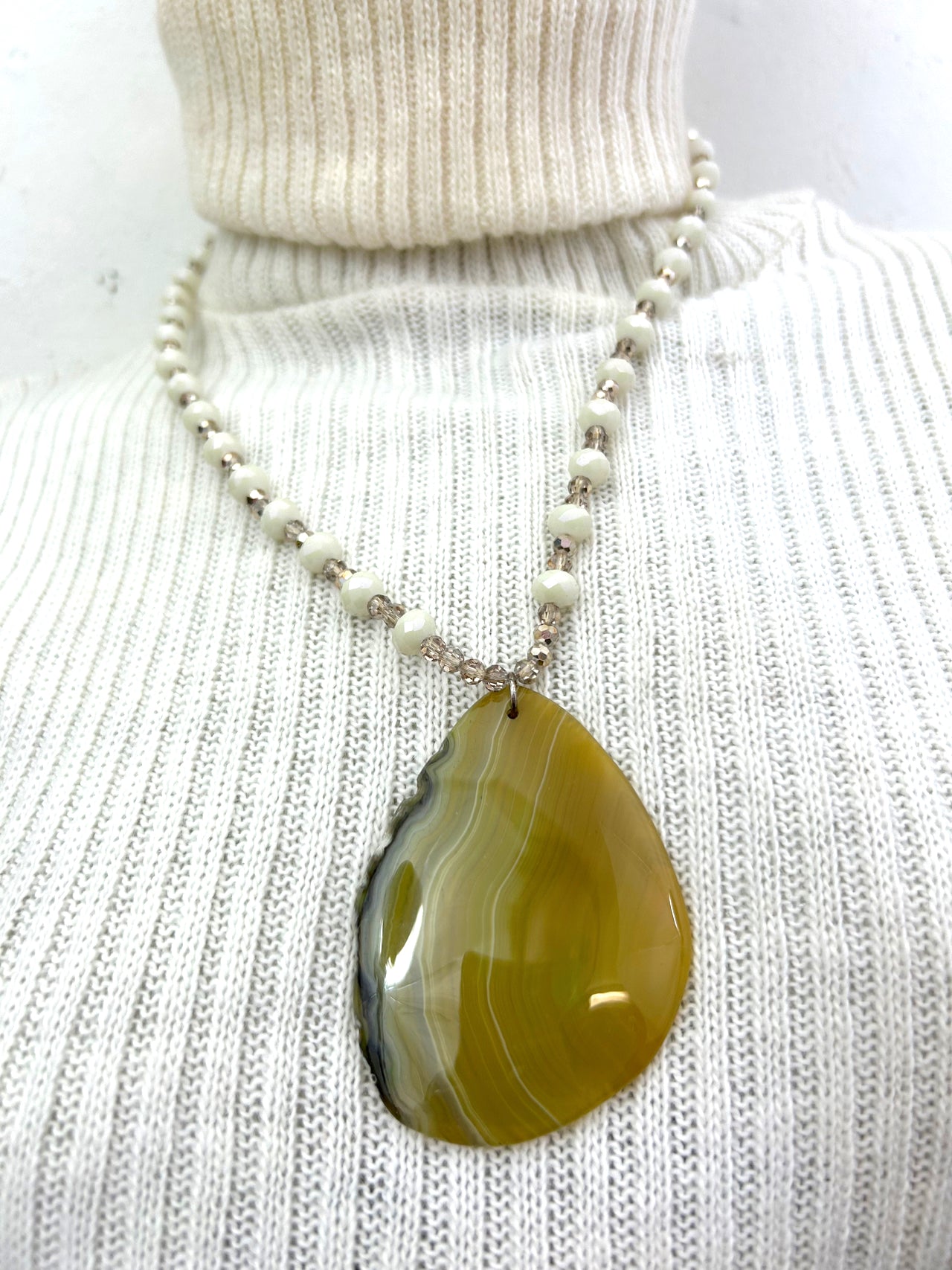 Agate Pendant Necklace
