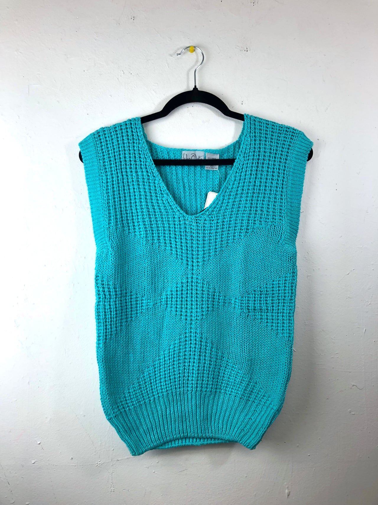 Wye Oaks Sleeveless V-Neck Sweater - Turquoise (Deadstock)