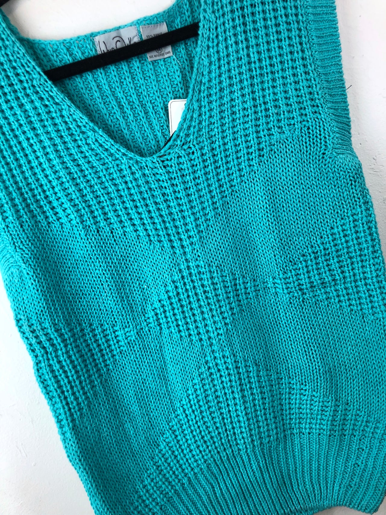 Wye Oaks Sleeveless V-Neck Sweater - Turquoise (Deadstock)