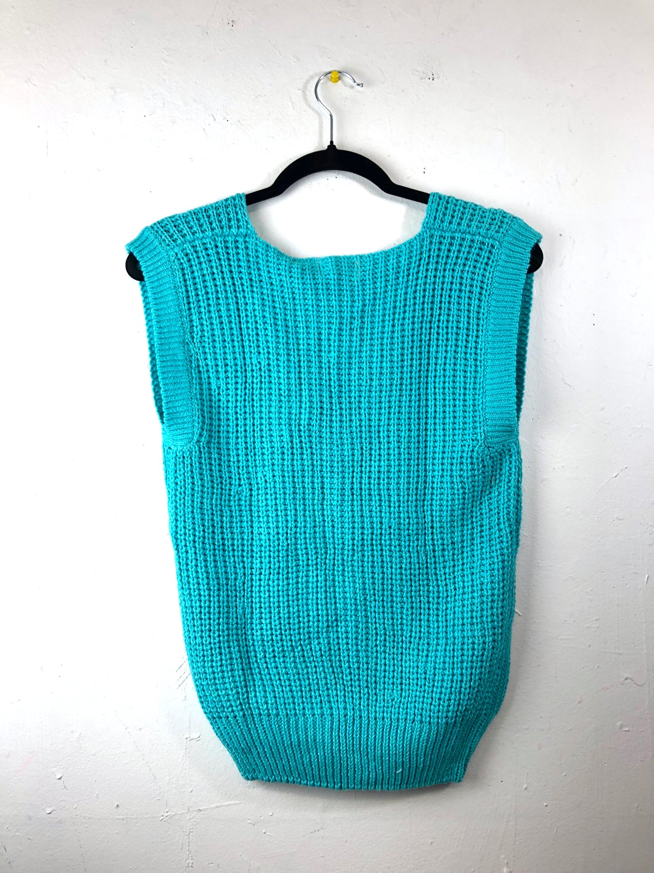 Wye Oaks Sleeveless V-Neck Sweater - Turquoise (Deadstock)