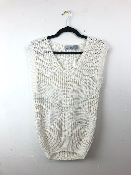 Wye Oaks Sleeveless V-Neck Sweater - White (Deadstock)