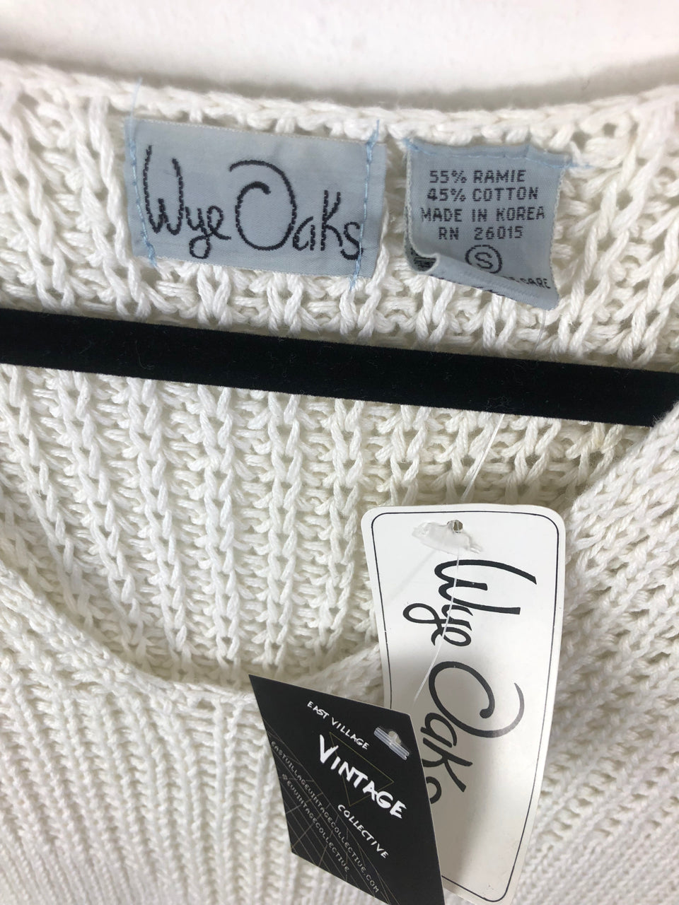 Wye Oaks Sleeveless V-Neck Sweater - White (Deadstock)