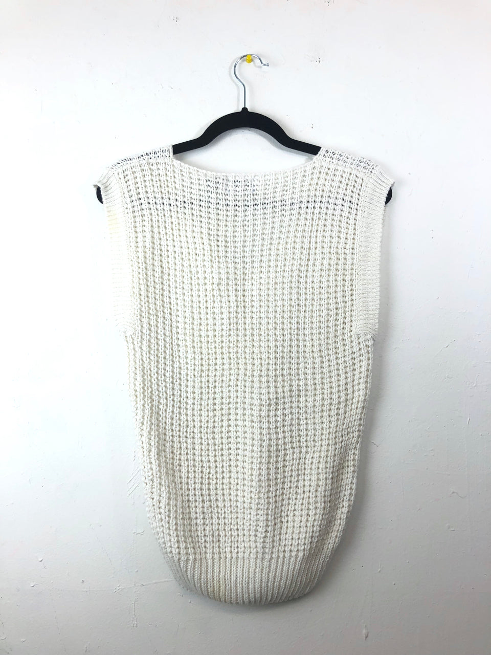 Wye Oaks Sleeveless V-Neck Sweater - White (Deadstock)